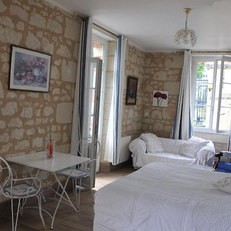 Petite Maison Des Roses - Gite 2 Personnes Brain-sur-Allonnes Kültér fotó