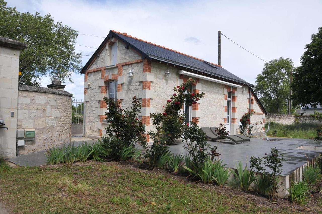 Petite Maison Des Roses - Gite 2 Personnes Brain-sur-Allonnes Kültér fotó